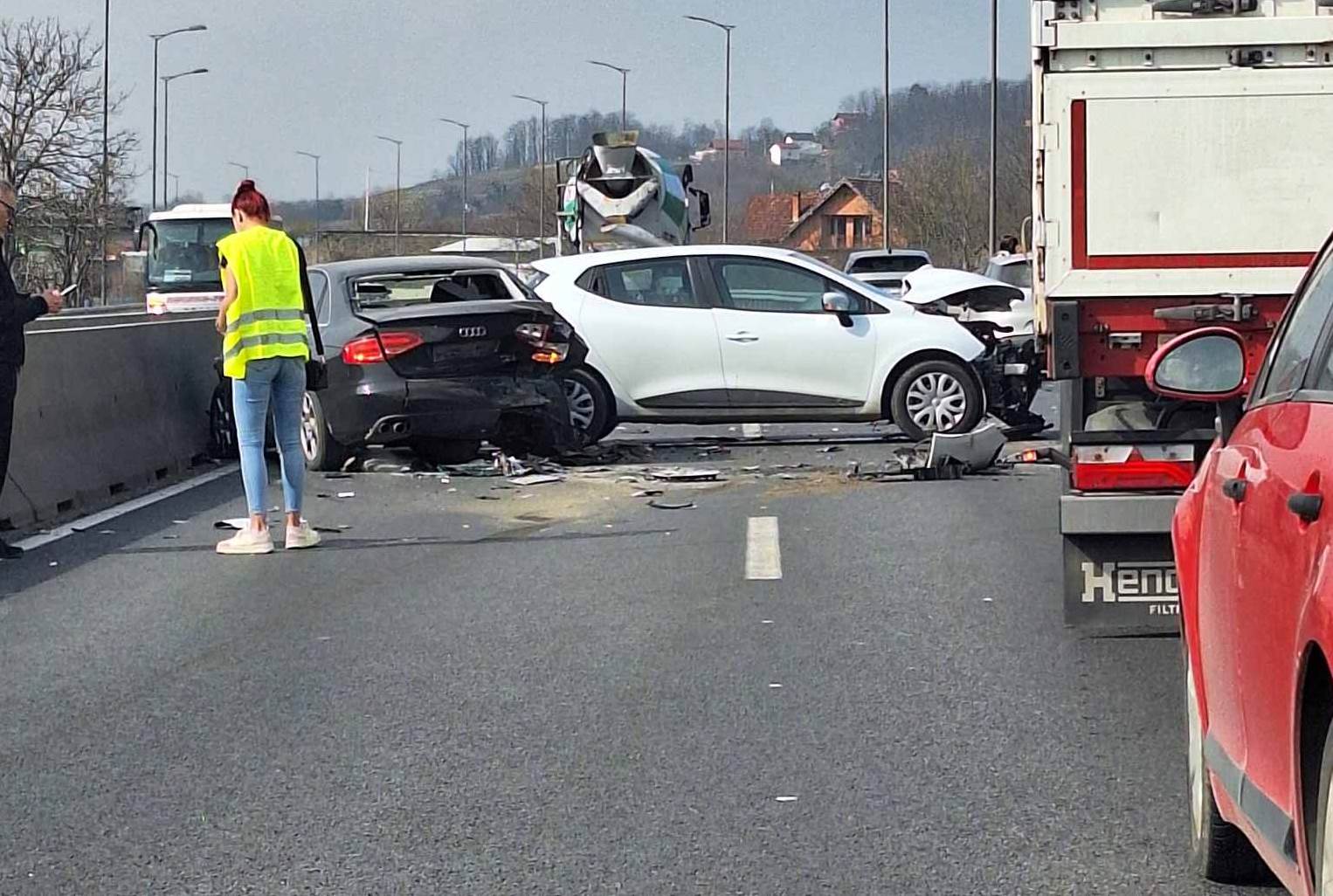  Normalizovan saobraćaj na brzoj cesti: U udesu kod Laktaša učestvovala tri vozila 