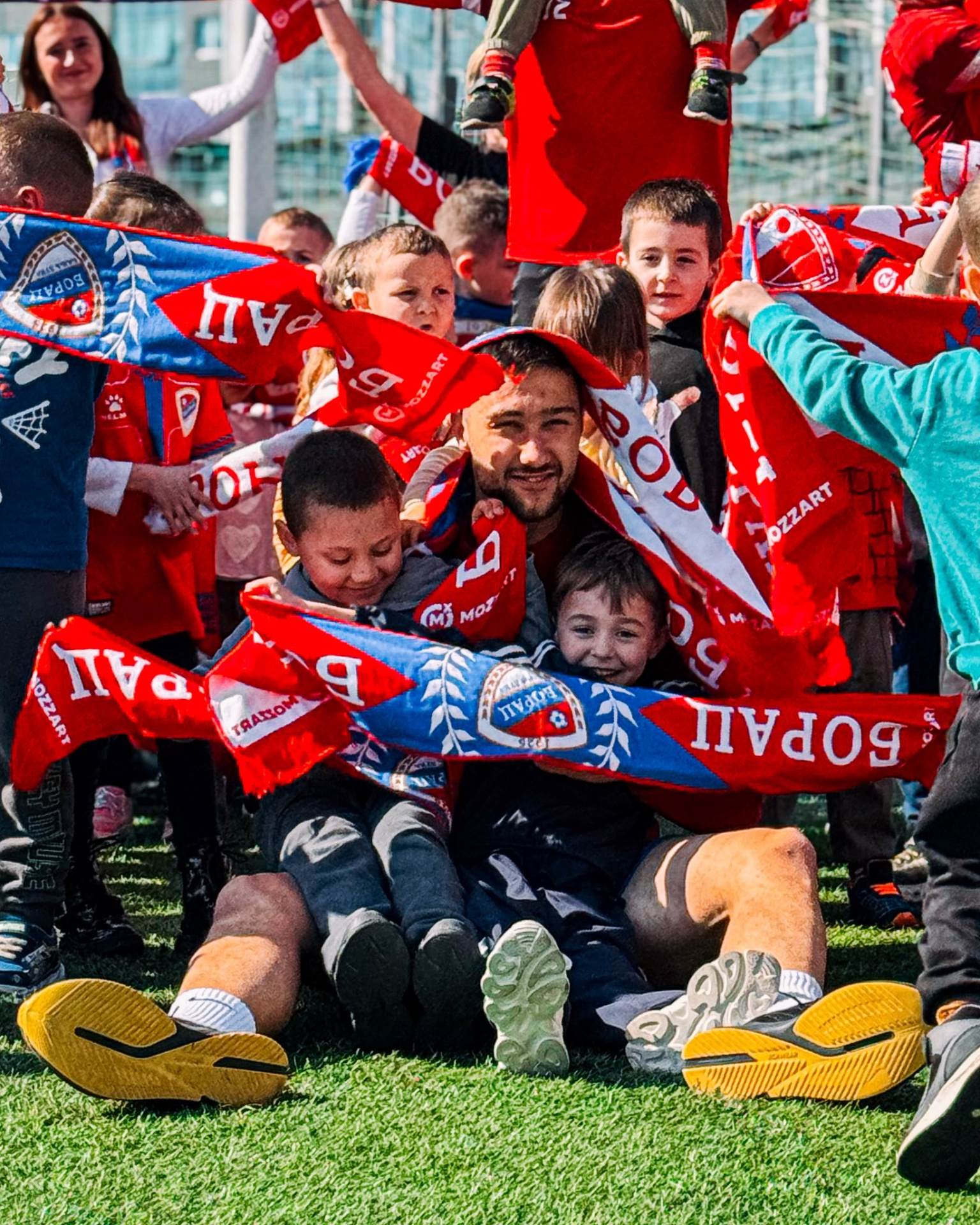  Djeca iz vrtića posjetila trening fk borac 