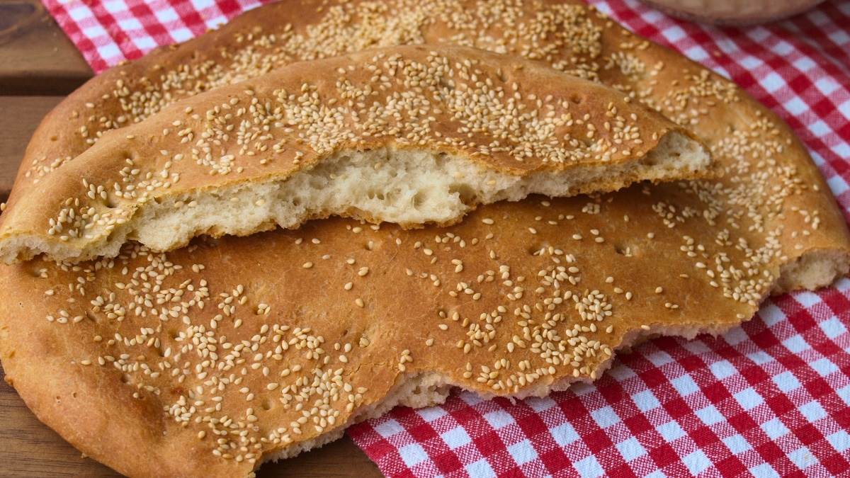  Recept za laganu, grčku posnu pogaču sa susamom 