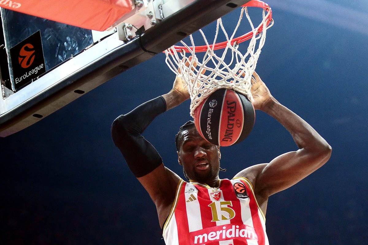  Da li Ebuka Izundu ostaje u Crvenoj zvezdi 