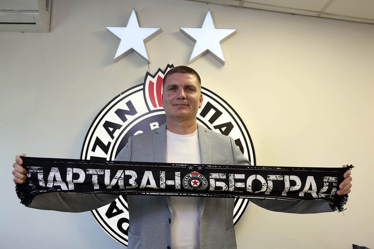  Srđan Blagojević pred utakmicu Partizan TSC 