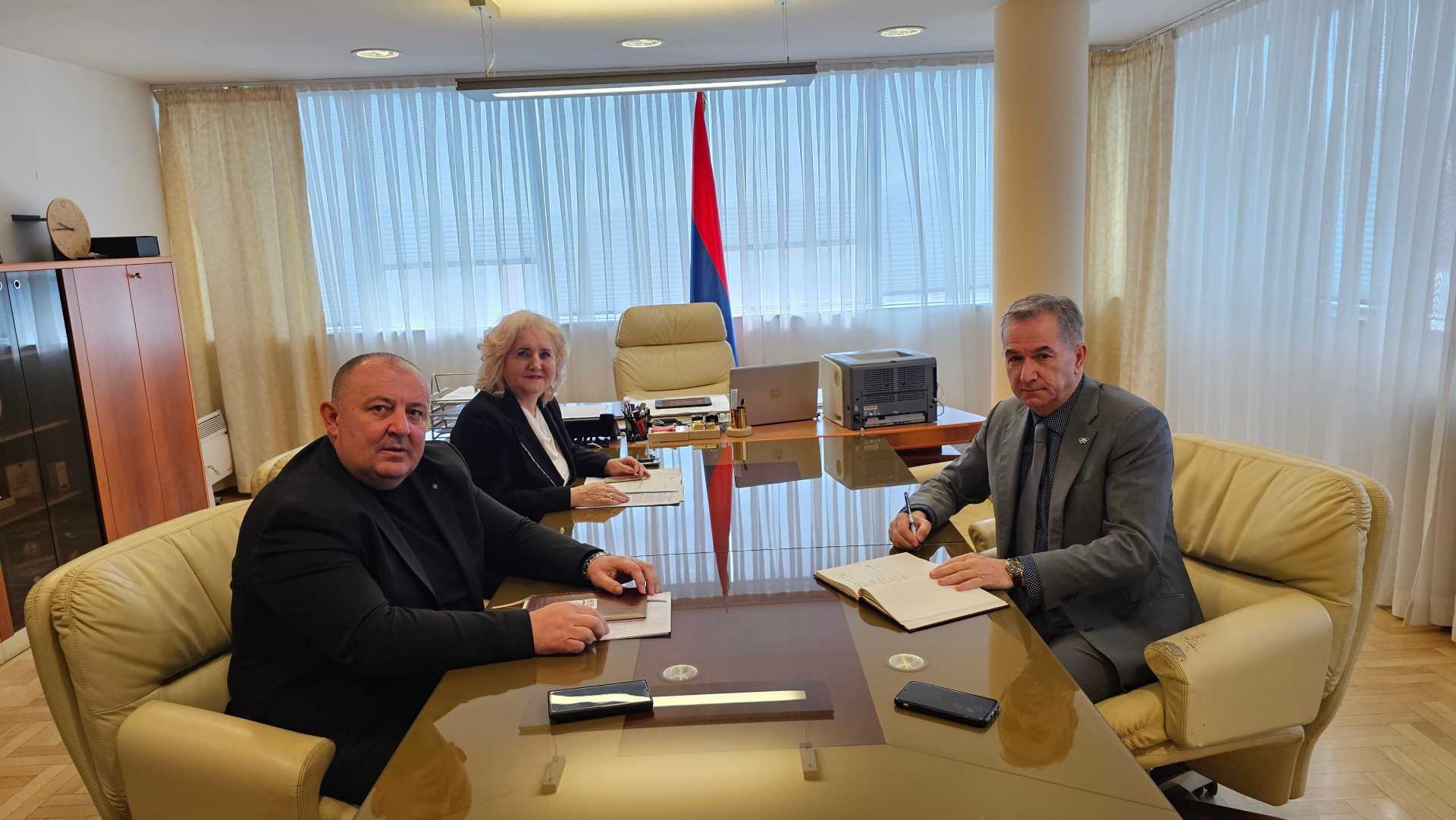  RS pojačava kontrolu cijena nafte 