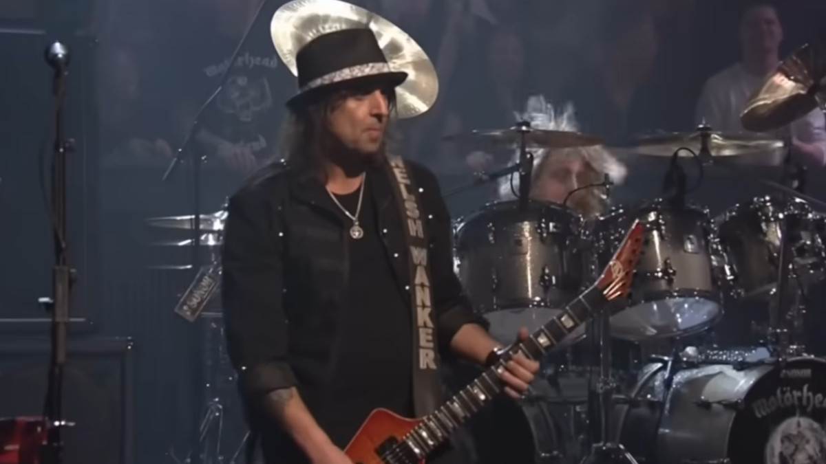  Umro gitarista Motorheda Fil Kembel 