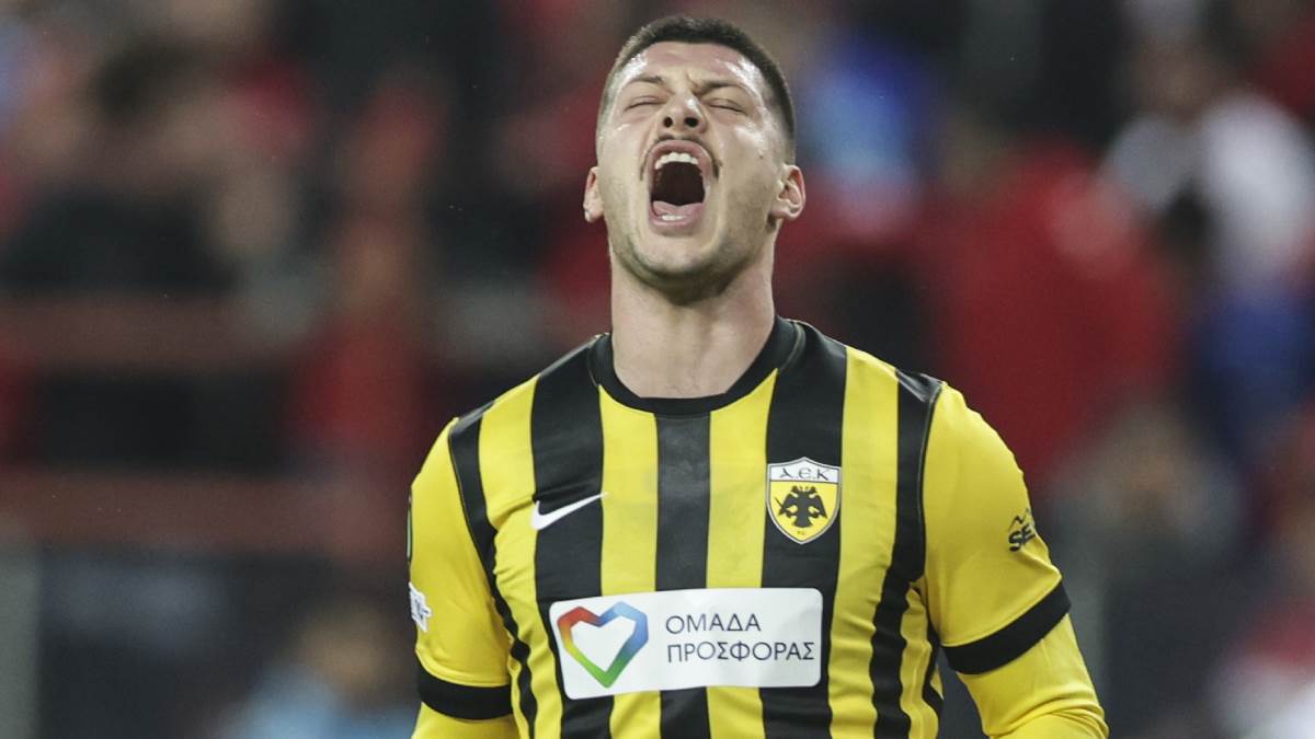  Luka Jović dao dva gola za AEK 
