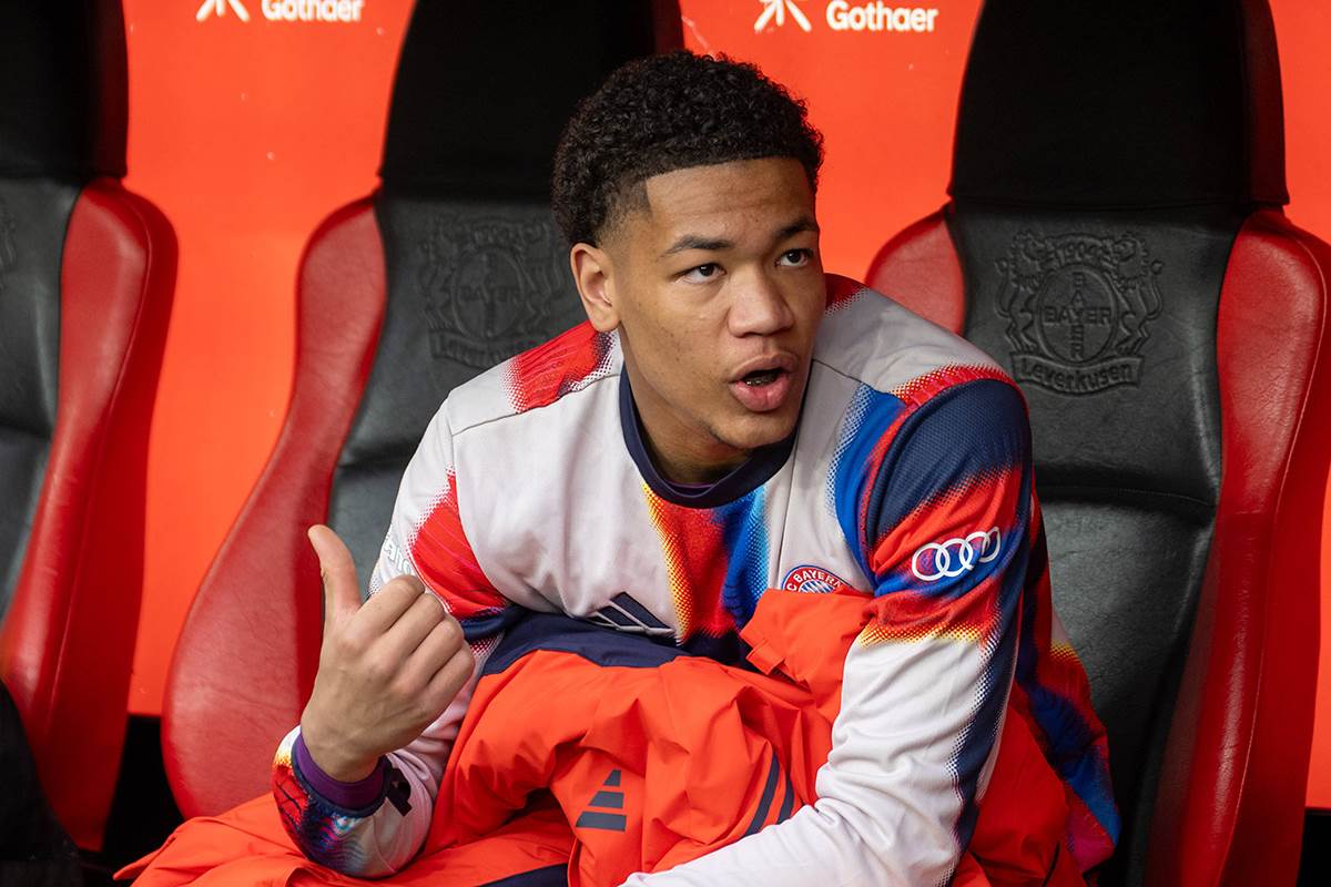  Da li će golman od 16 godina braniti za Bajern  