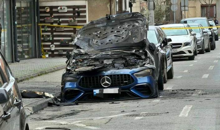  Policija i tužilaštvo istražuju paljevine vozila u Bijeljini 