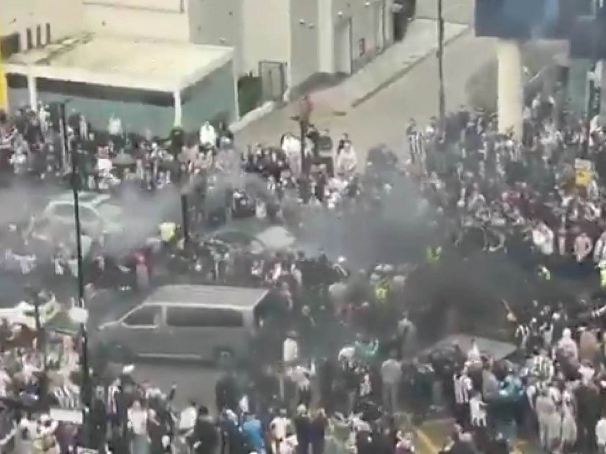  tuca navijaca pred mec njukasl sanderlend u premijer ligi 