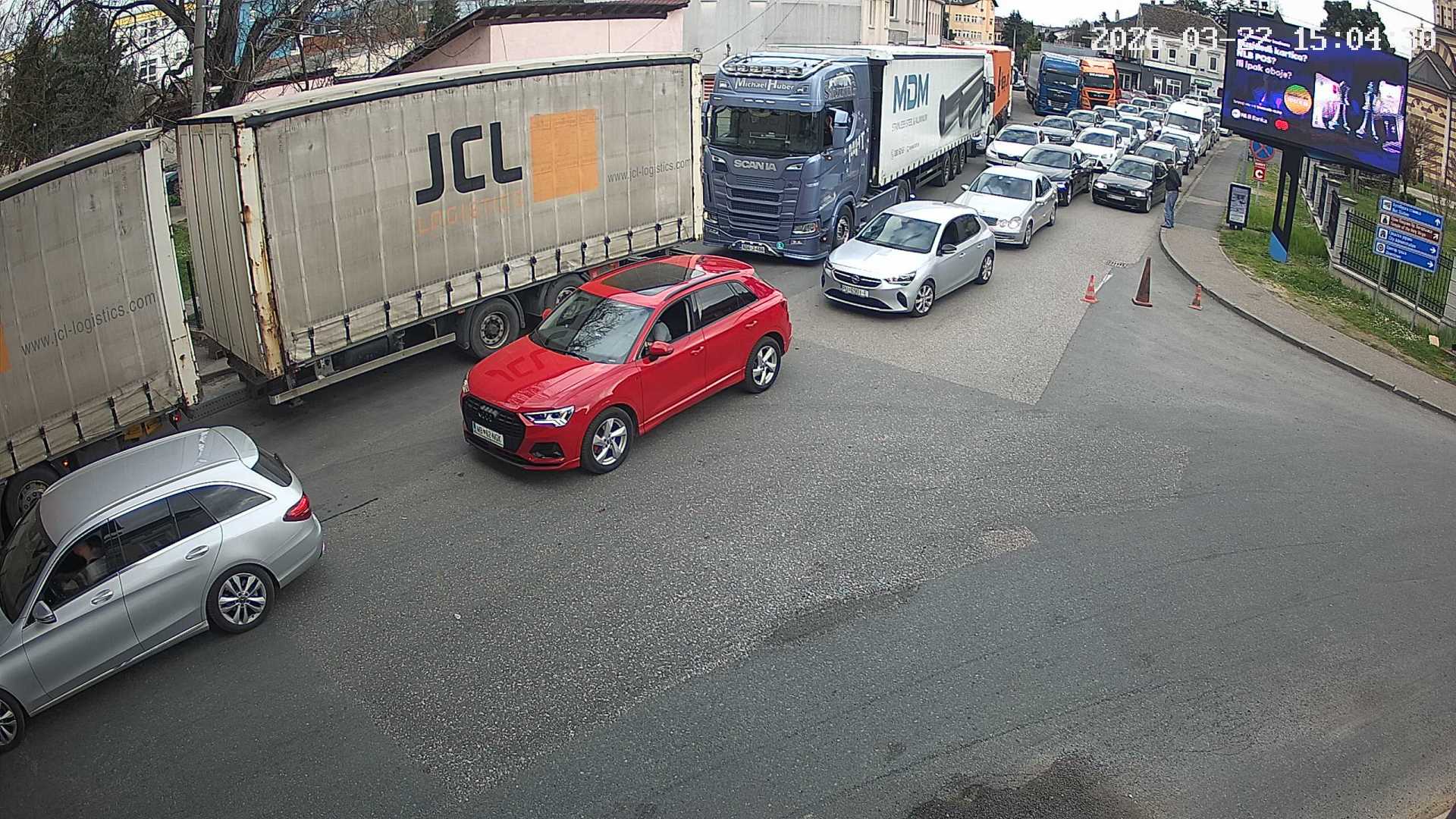  Višesatna čekanja i kilometarske kolone u Gradišci 