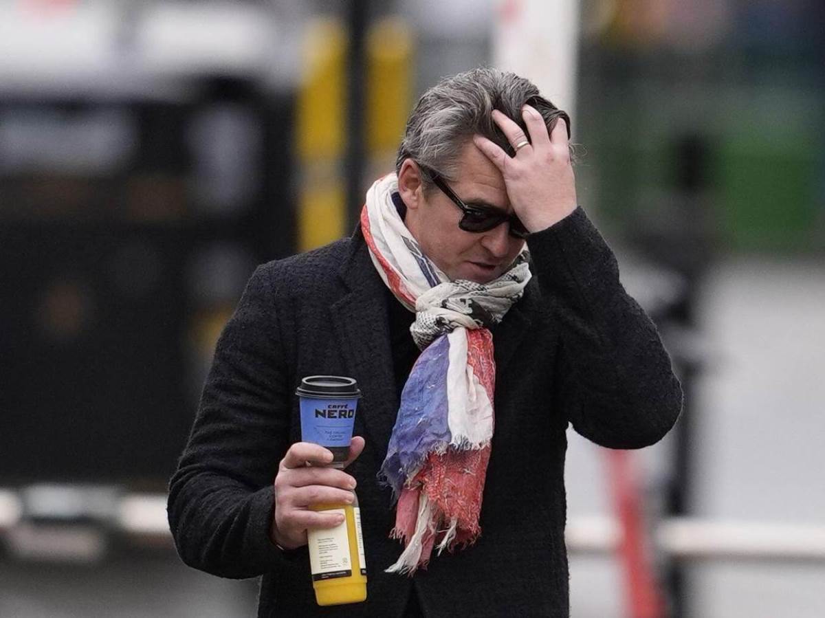  Džoi Barton na ivici potpune finansijske katastrofe 