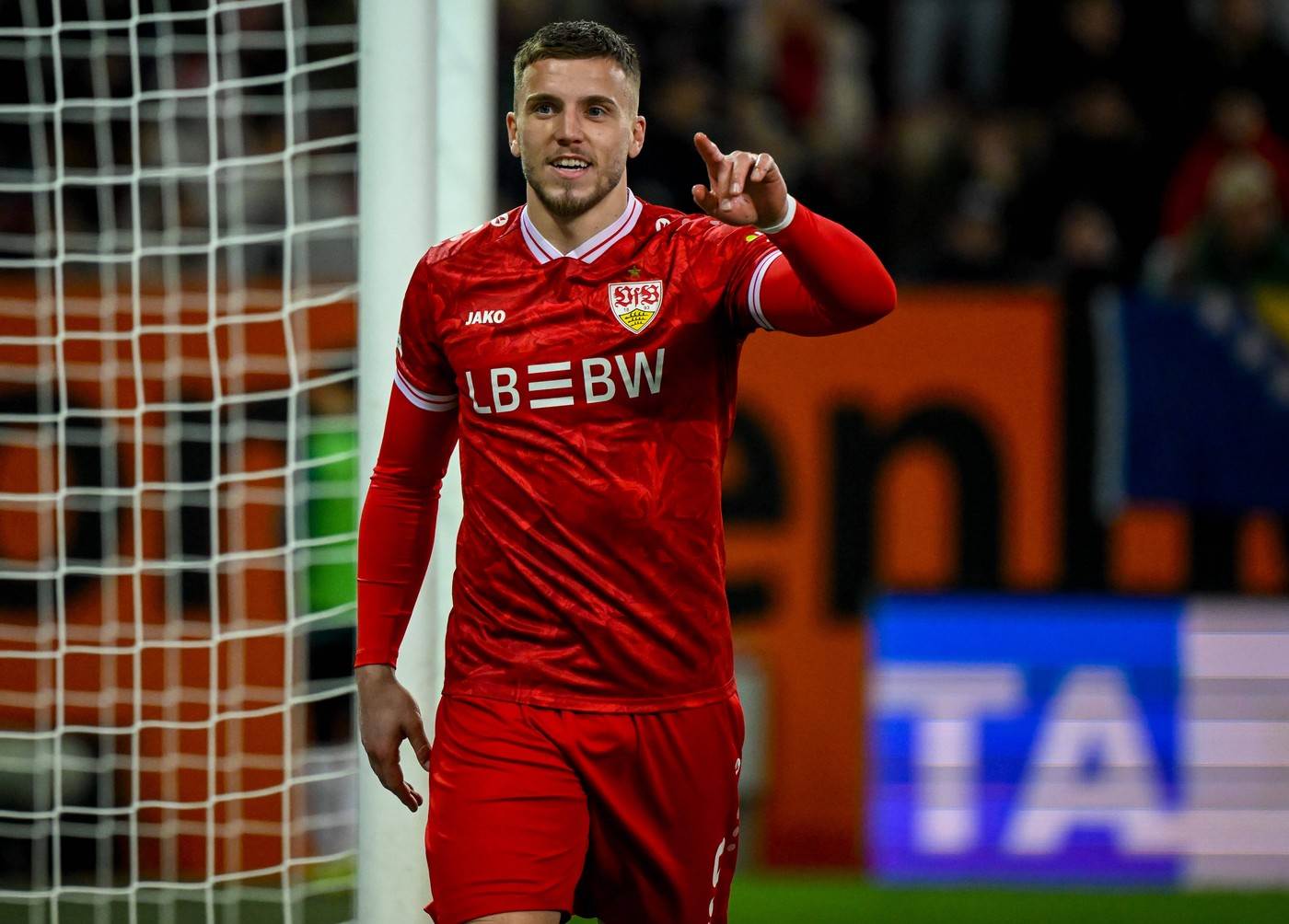  Ermedin Demirović strijelac u pobjedi Štutgarta nad Augzburgom 