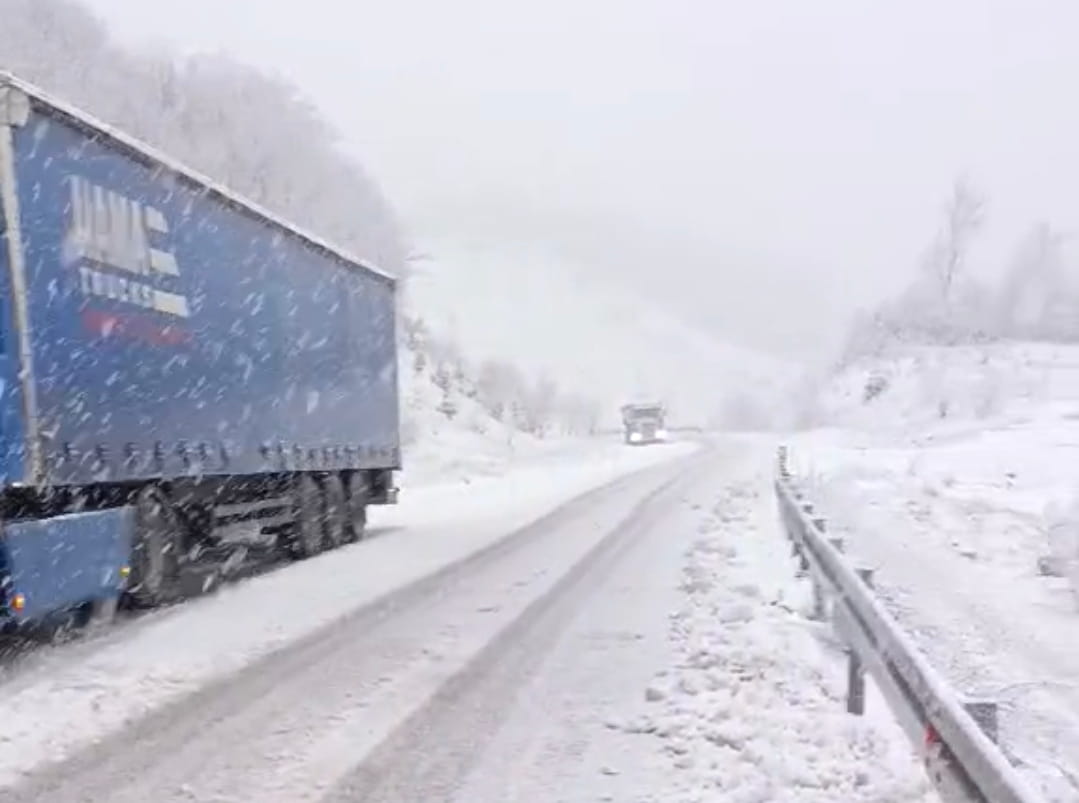  Popriječen kamion na putu Berkovići–Bileća 