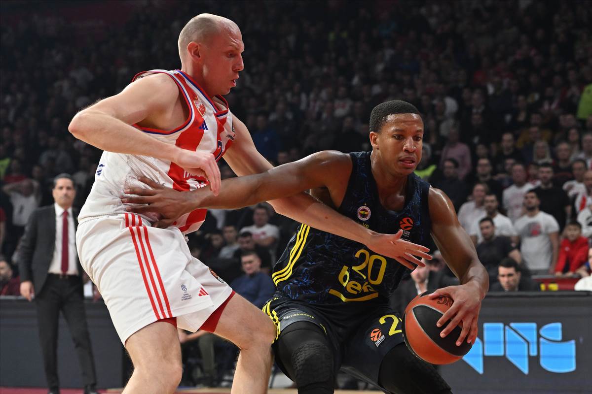  Devon Hol se vraća u Olimpiju iz Milana  