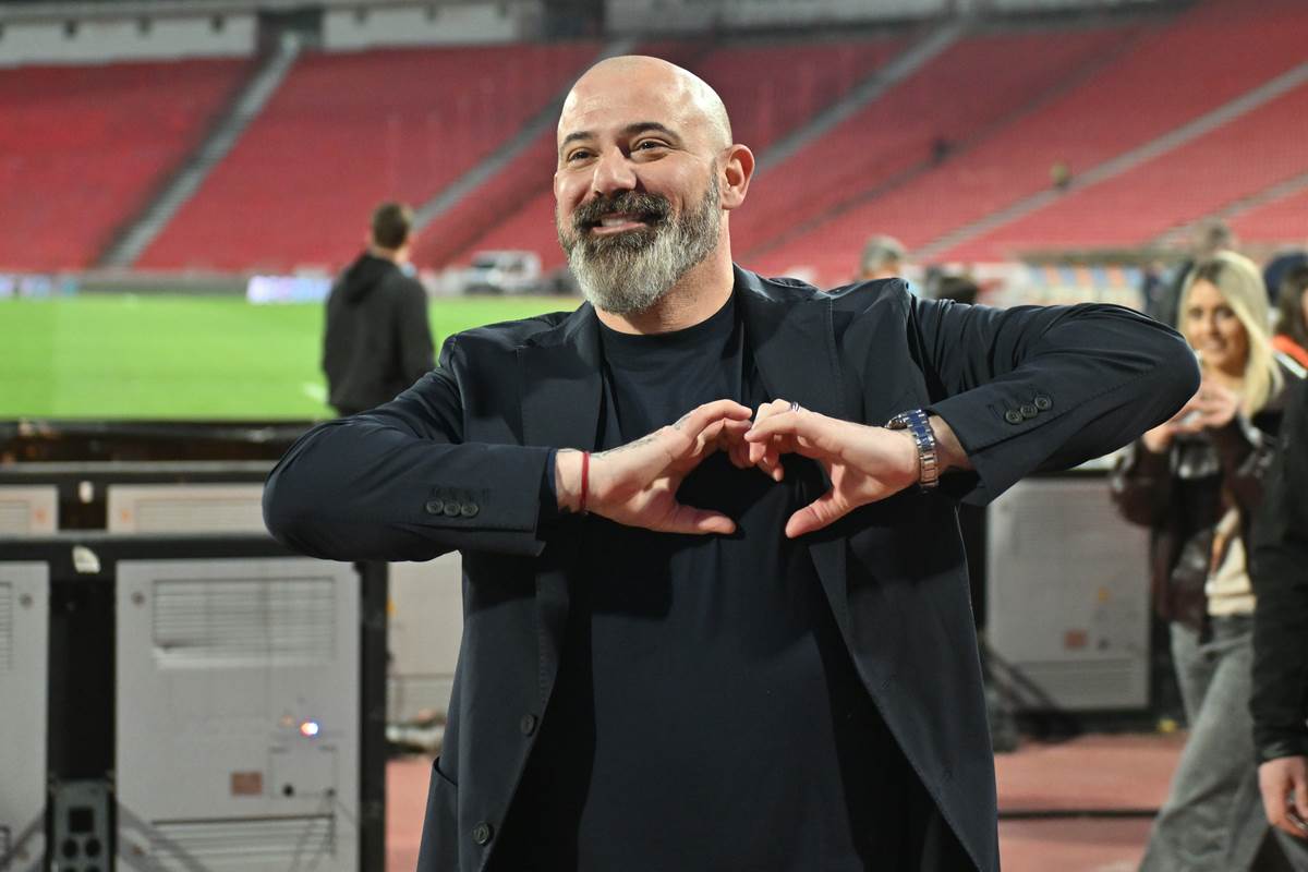  Dejan Stanković priključio sedam omladinaca prvom timu Crvene zvezde 