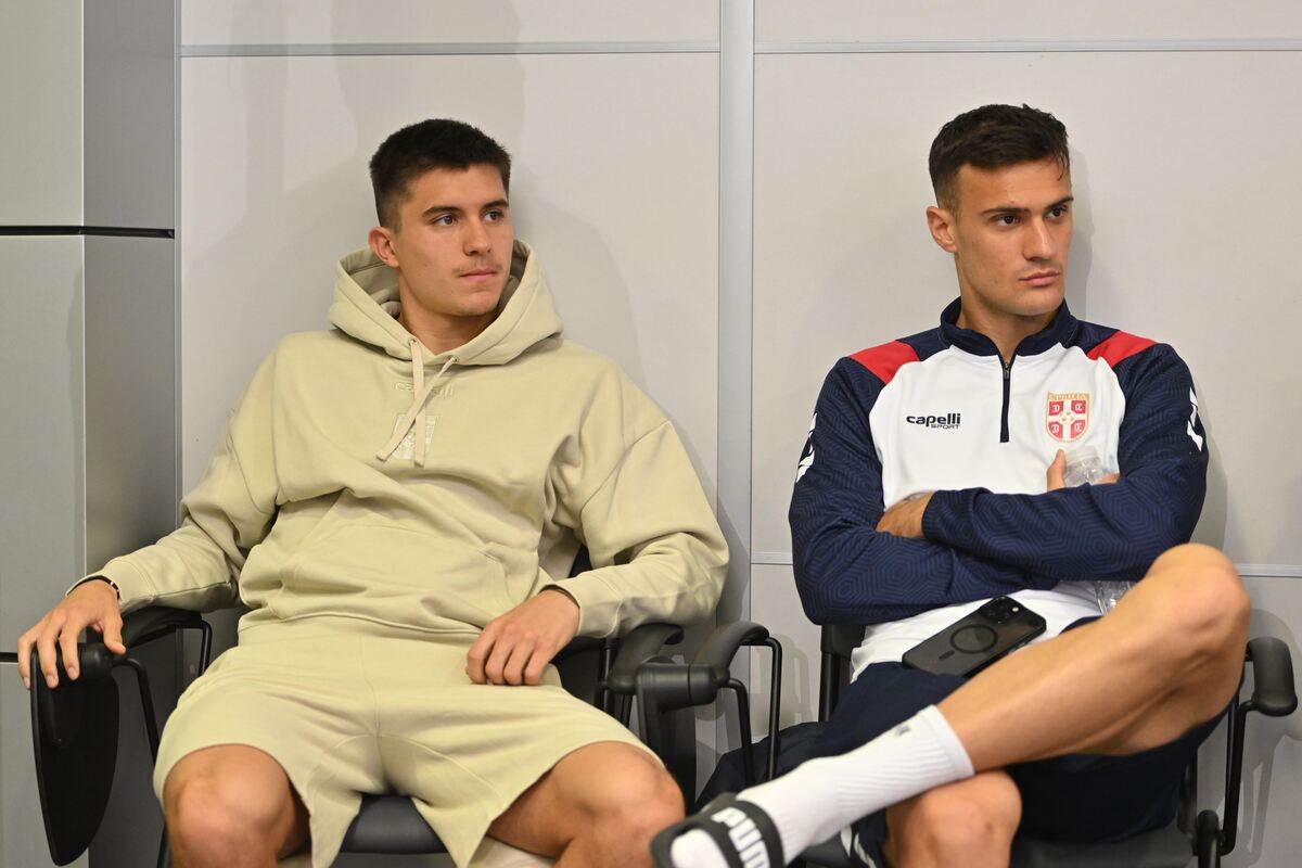  Mladi fudbaleri Srbije na konferenciji za medije 