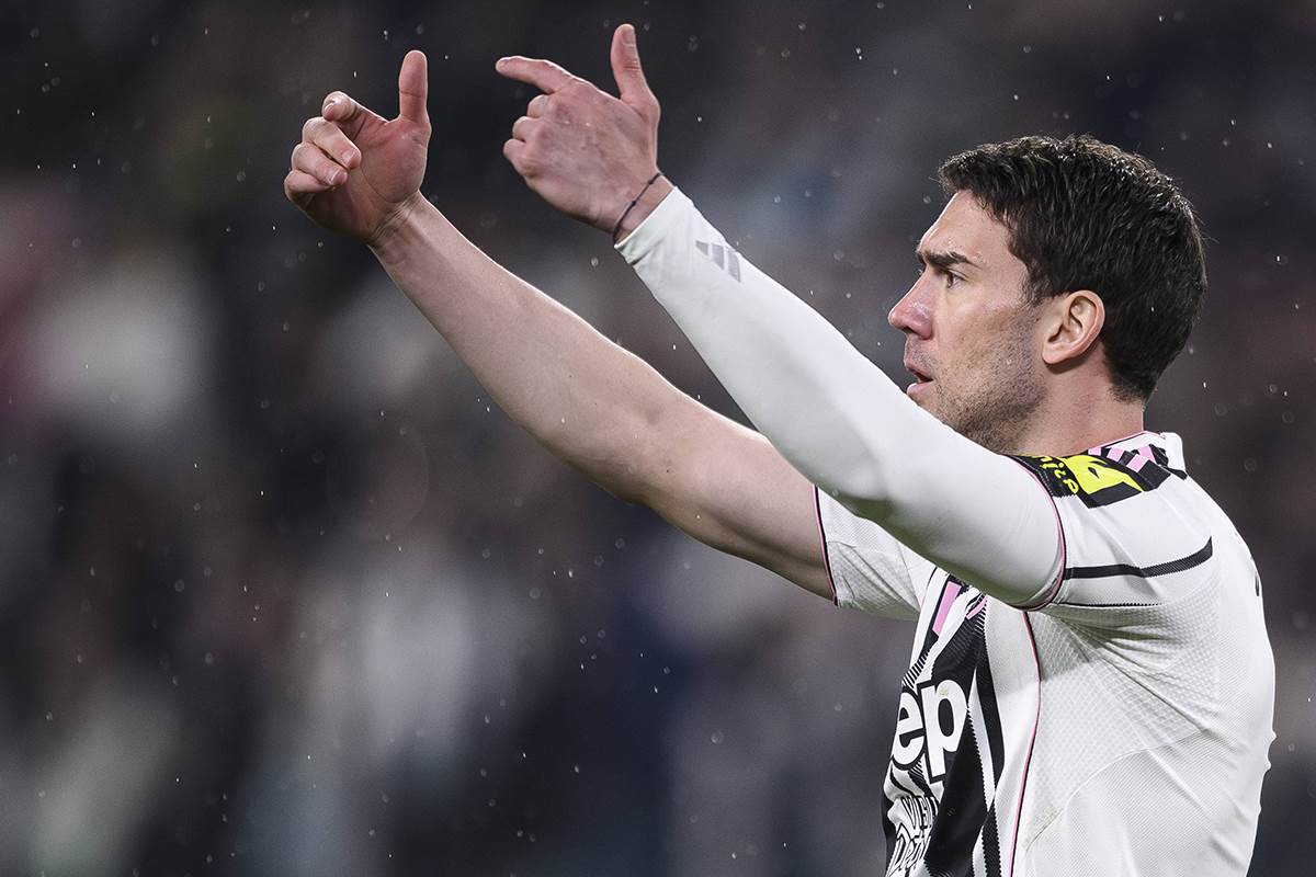  Bajern Minhen želi Dušana Vlahovića 