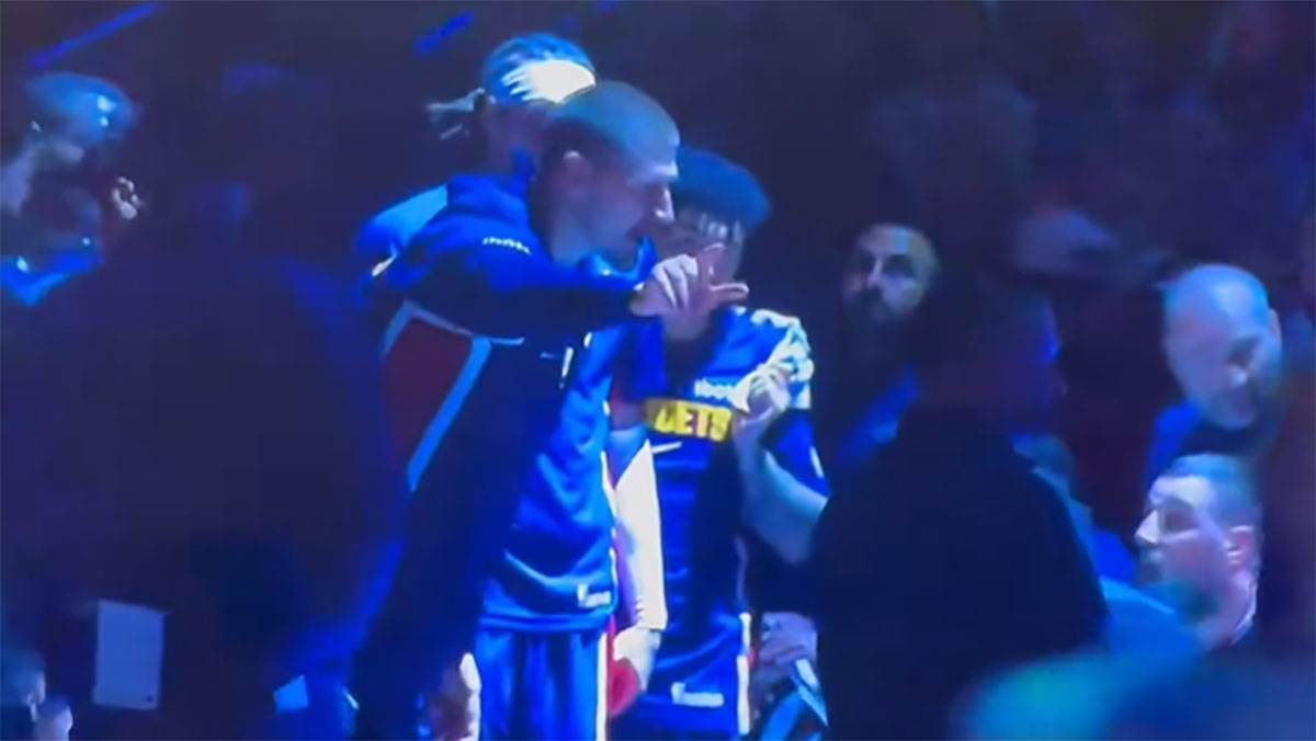  Nikola Jokić vikao na saigrače na tajm-autu 