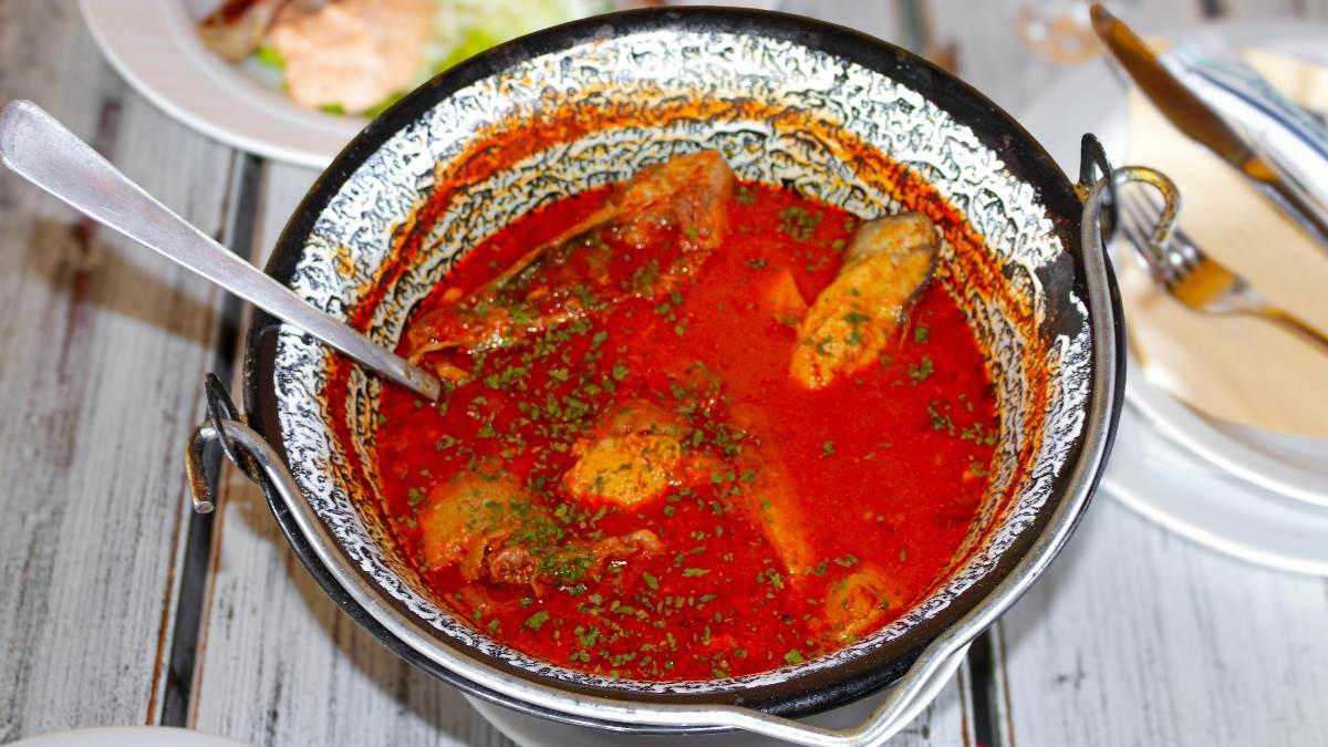  Starinska riblja čorba po provjerenom receptu alasa: 