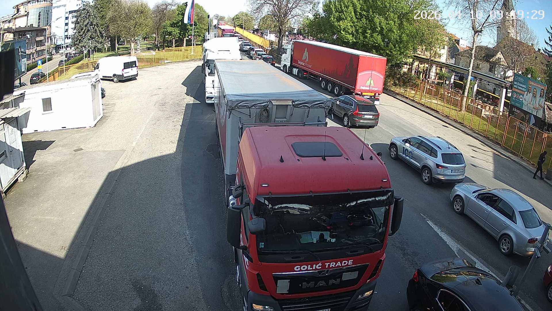  Gužve na sjeveru i zapadu: Kolone vozila na Gradini, Gradišci i Velikoj Kladuši 