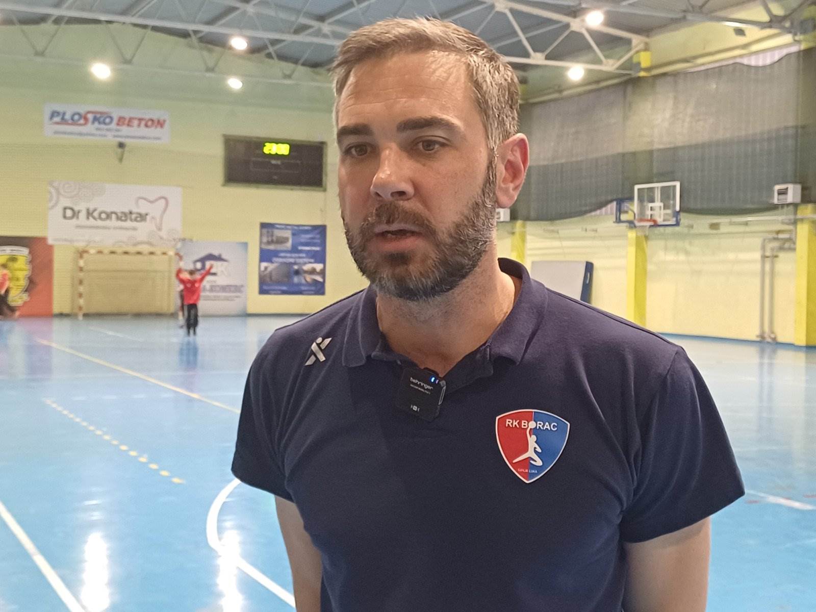  Mirko Mikić poslije poraza Borca od Sloge  