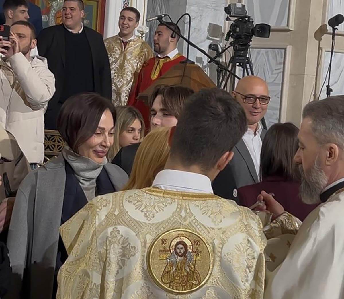  Ceca pokazala bogatu uskršnju trpezu 