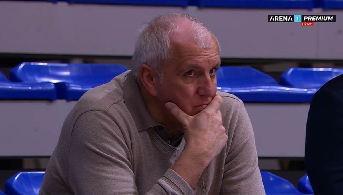  Željko Obradović gleda meč Makabi Hapoel 