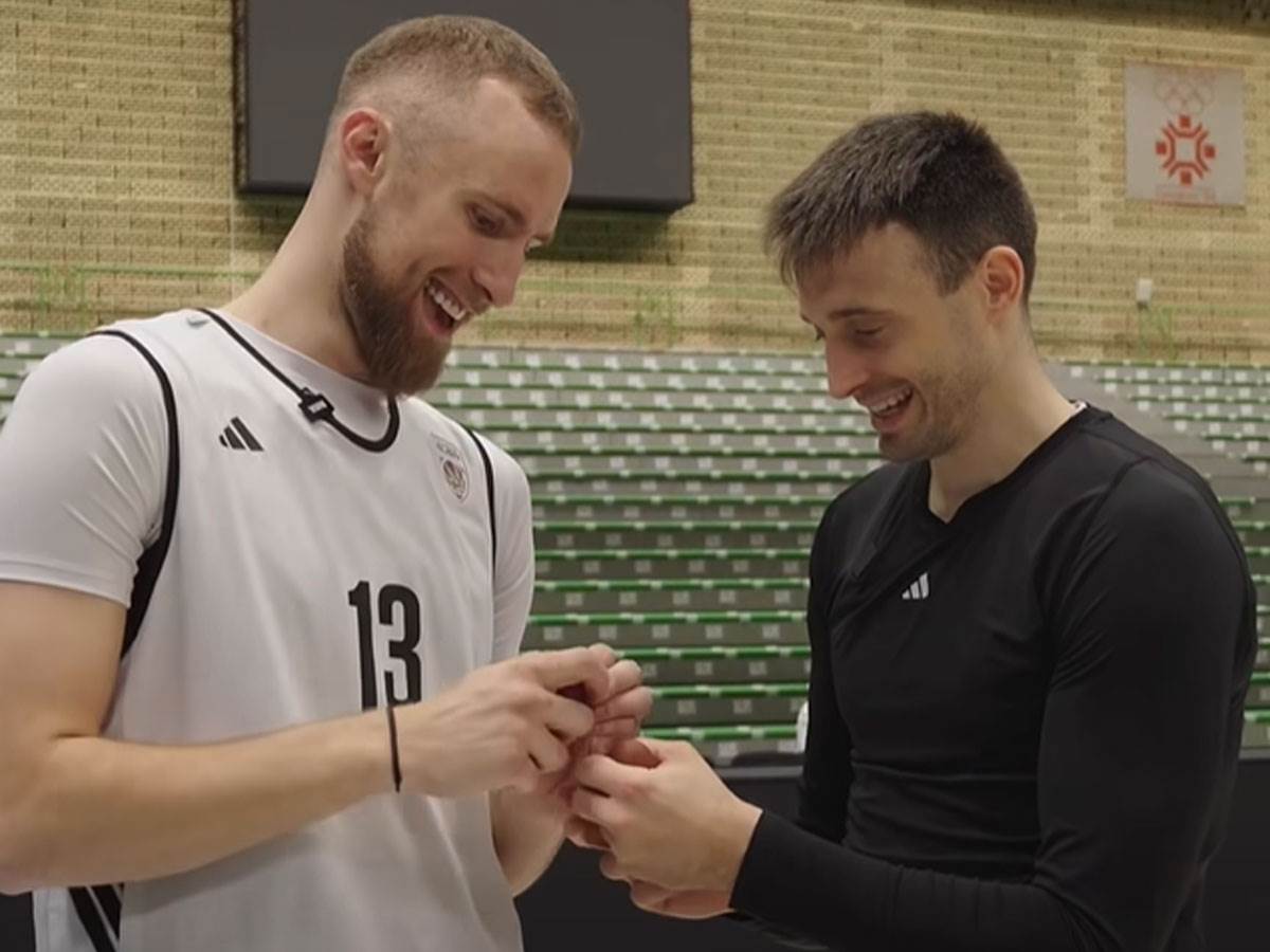  Aleksa Avramović i Džanan Musa tucali jaja na pravoslavni Vaskrs 