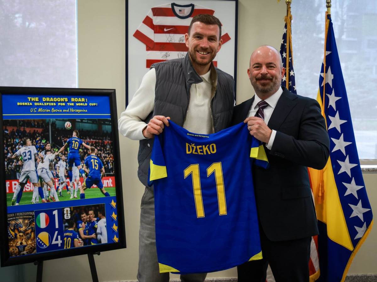  Edin Džeko posjetio američku ambasadu u Sarajevu 
