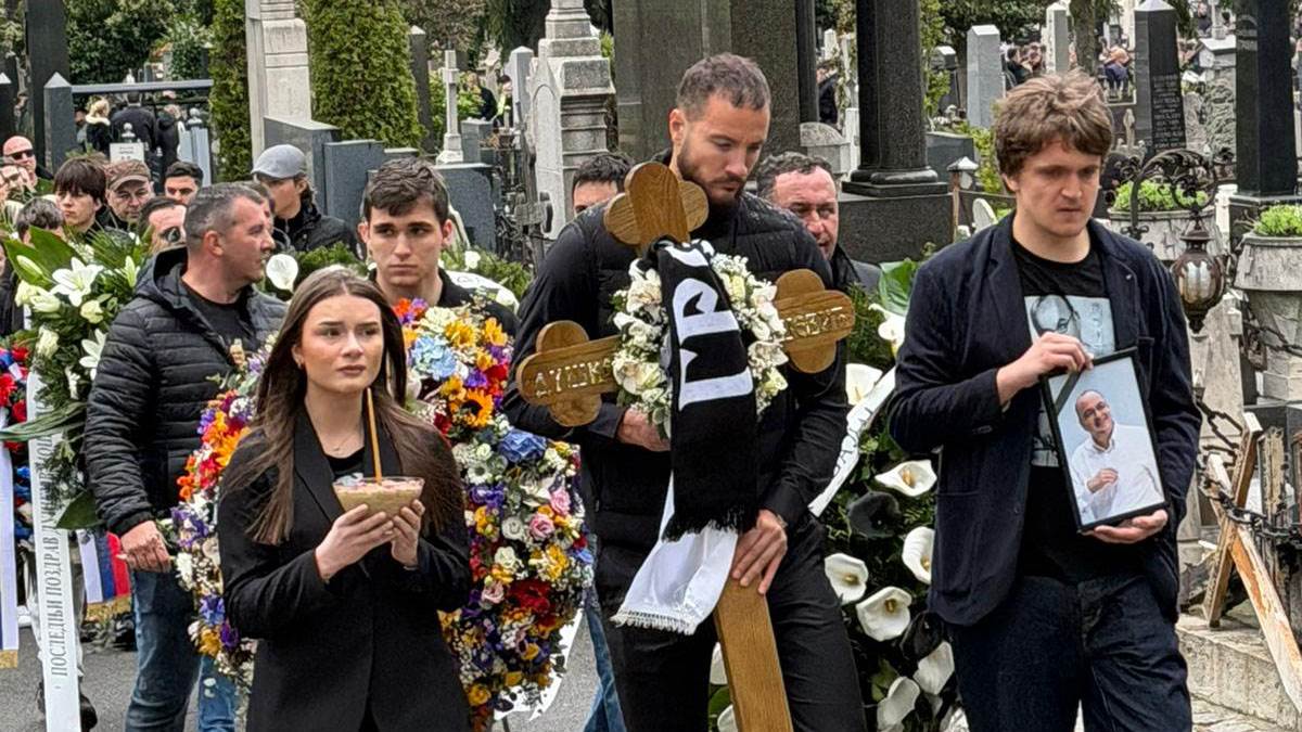  Sahranjen Duško Vujošević 