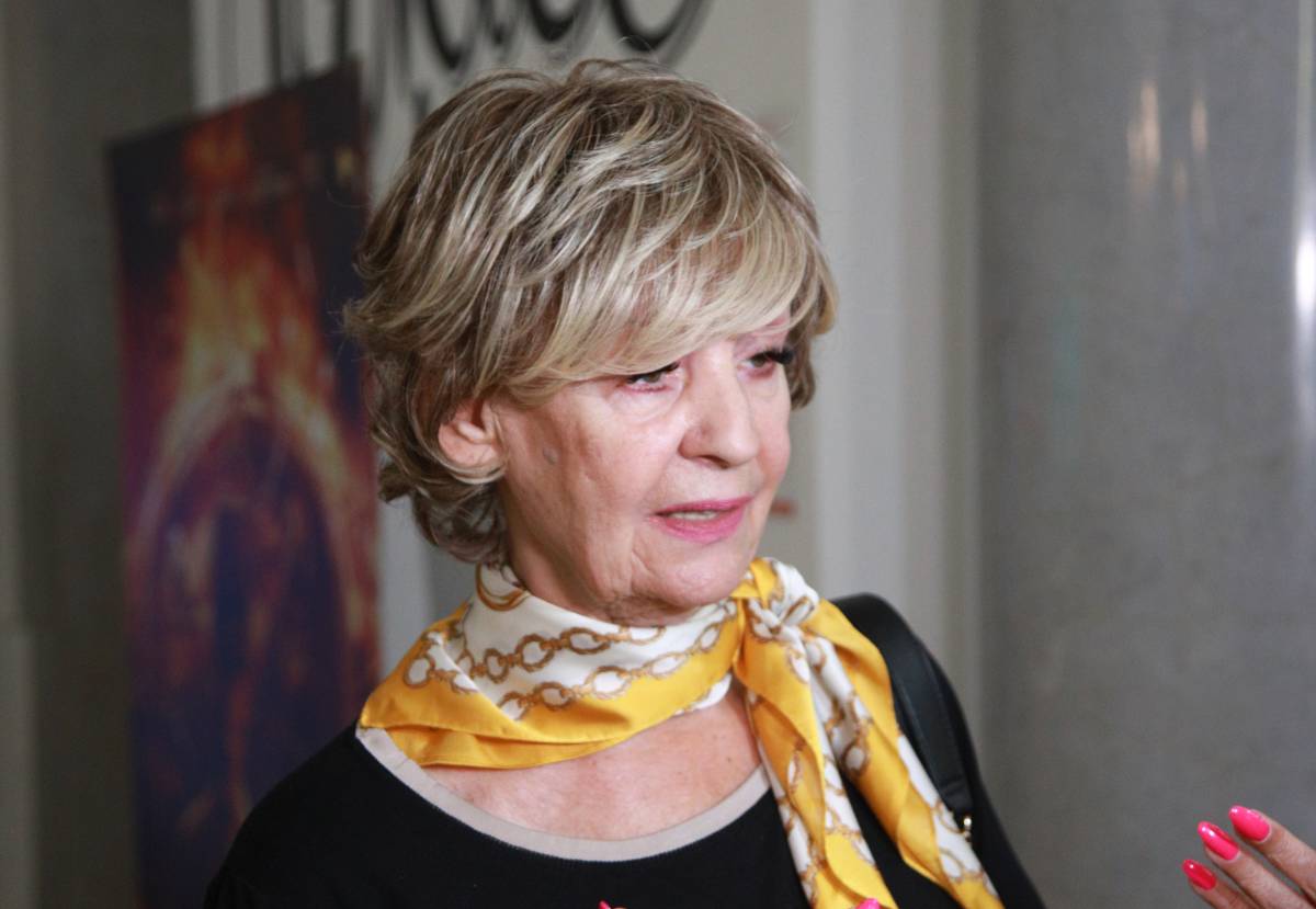  Lepa Lukić rasplakala publiku u sava centru 