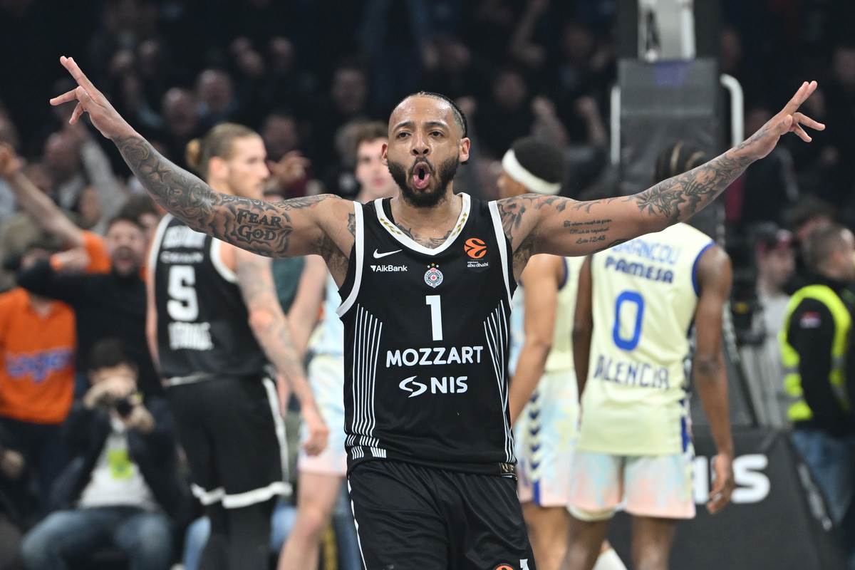  karlik dzons se ujeo za jezik pred zvezdu  