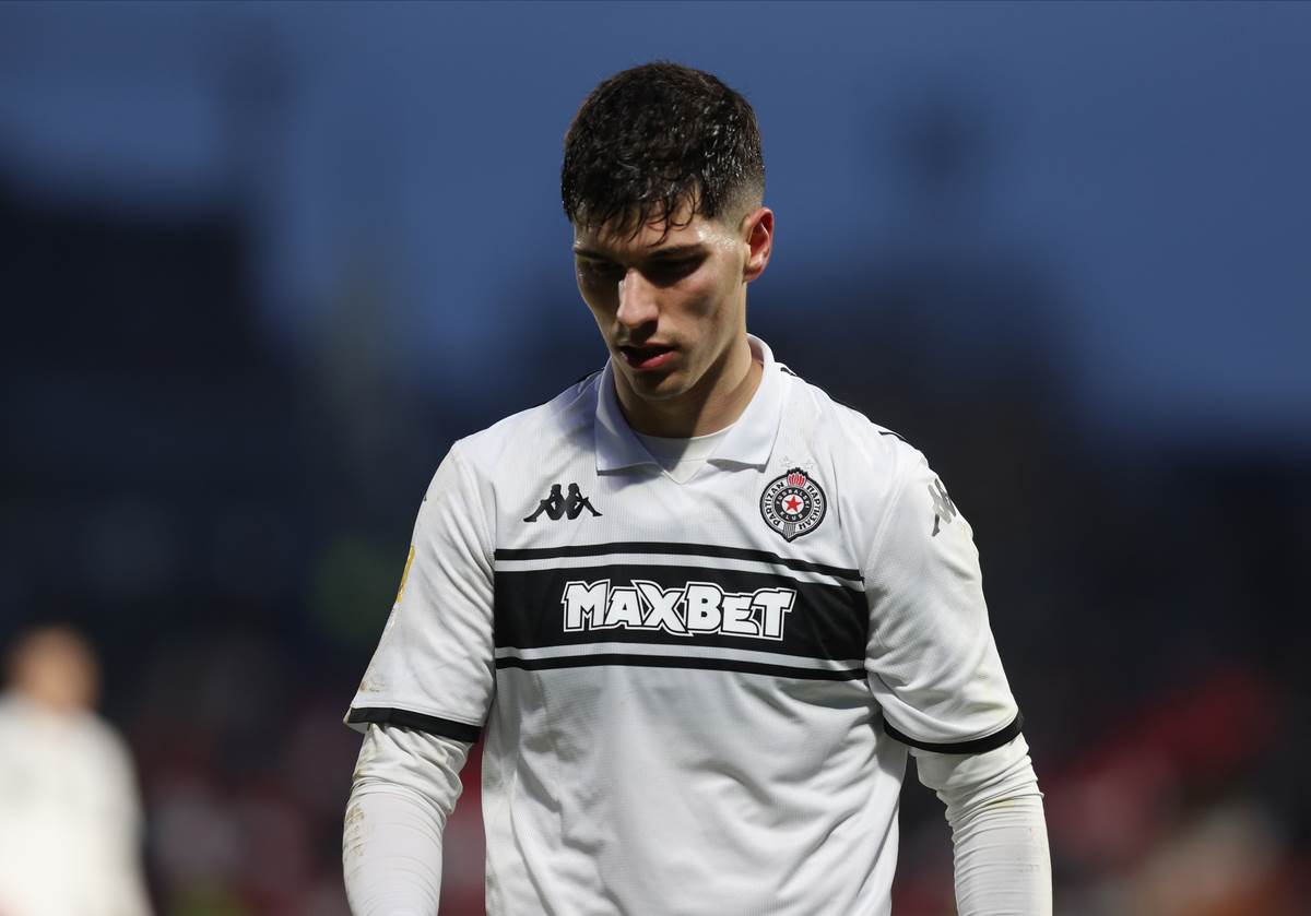  milan vukotic ovo u partizanu ne bih pohvatao ni mesi 