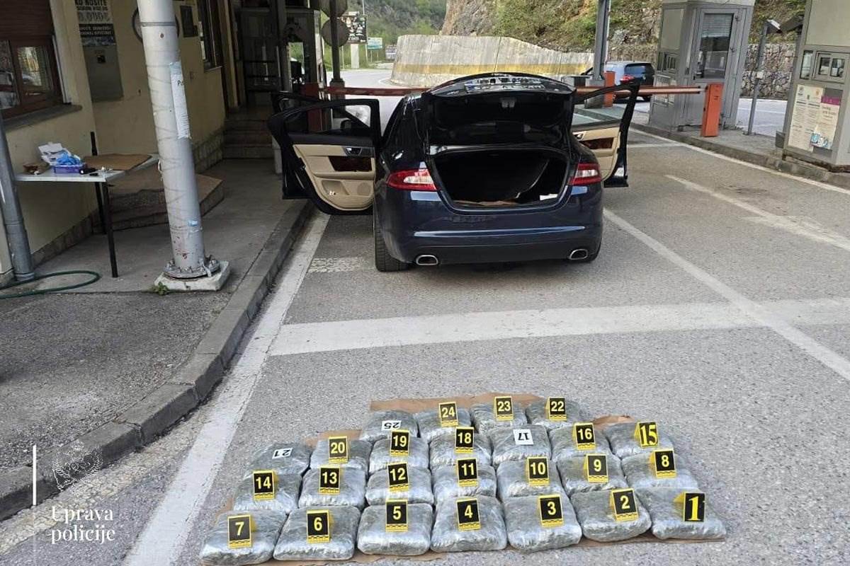 Zaplijenjeno 25 pakovanja marihuane na Šćepan Polju 