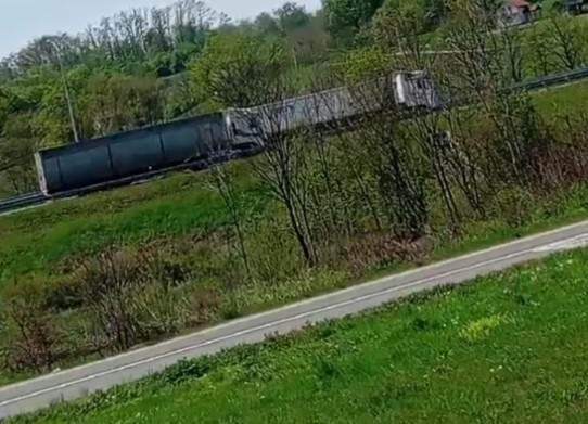  Teška saobraćajka auto-putu "9. januar": Zbog zastoja vozila se vraćaju prema Prnjavoru 