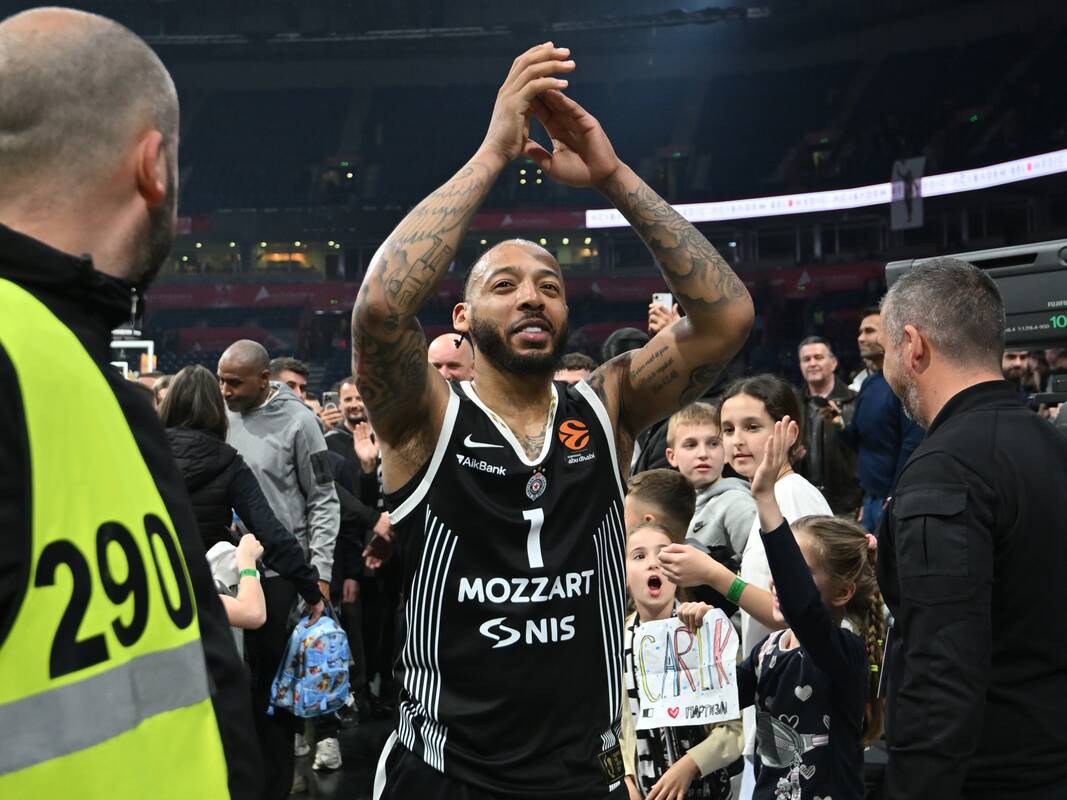  Karklik Džouns poslije pobjede hvalio Bongu pomenuo i Zvezdu 