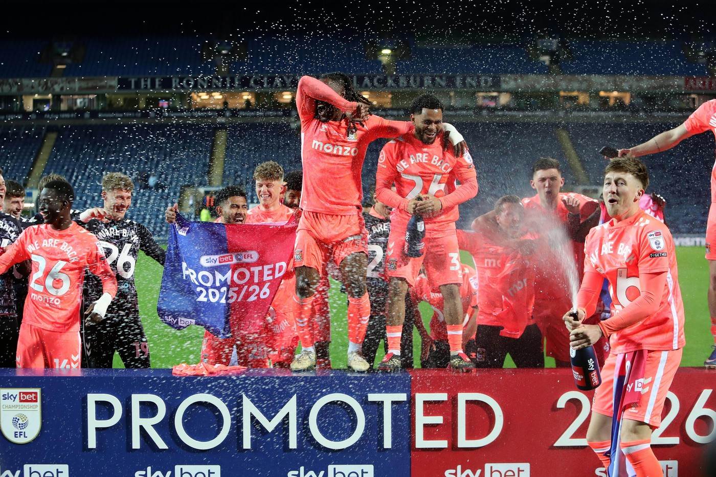  Fudbaleri Koventrija vratili se u Premijer ligu nakon 25 godina 