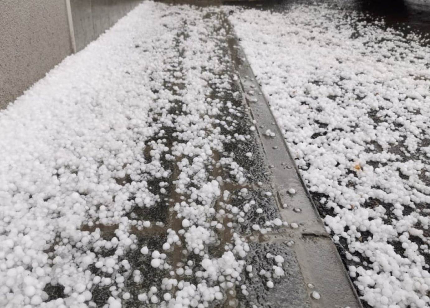  Grad zabijelio ulice u Bihaću 