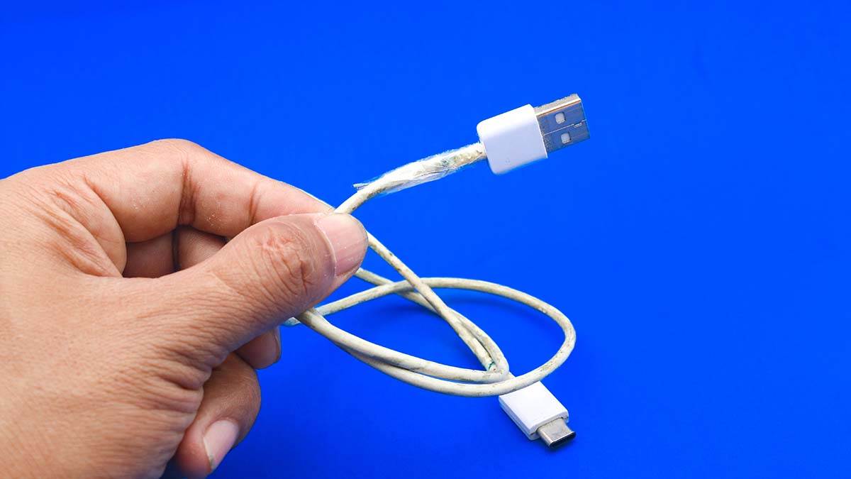  Loš kabl za punjenje može oštetiti telefon i izazvati požar 