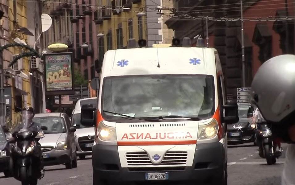  Majka (46) bacila troje djece sa balkona, pa i sama skočila: Jeziva tragedija potresla jug Italije 