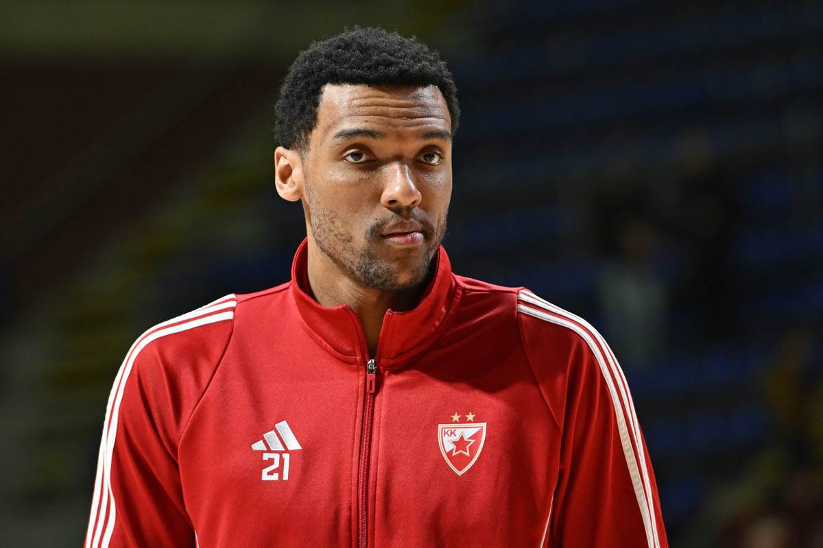  Džoel Bolomboj odlazi iz Crvene zvezde  