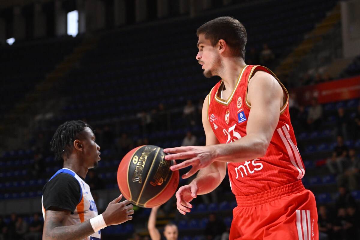  Nikola Đurišić upisao je prve minute u dresu Crvene zvezde 