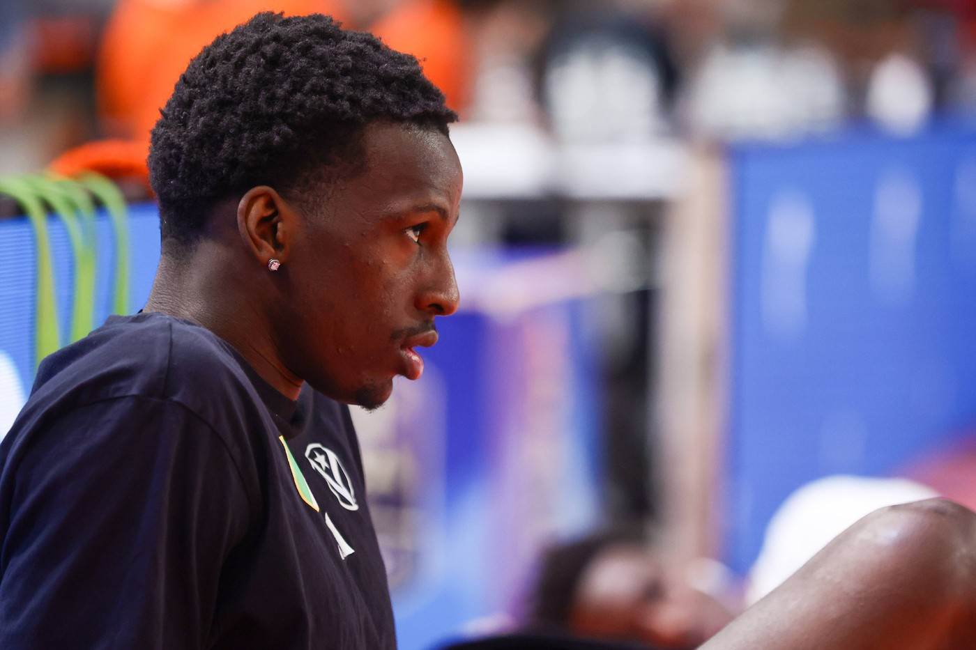  Saliju Nijang ide na koledž u SAD 