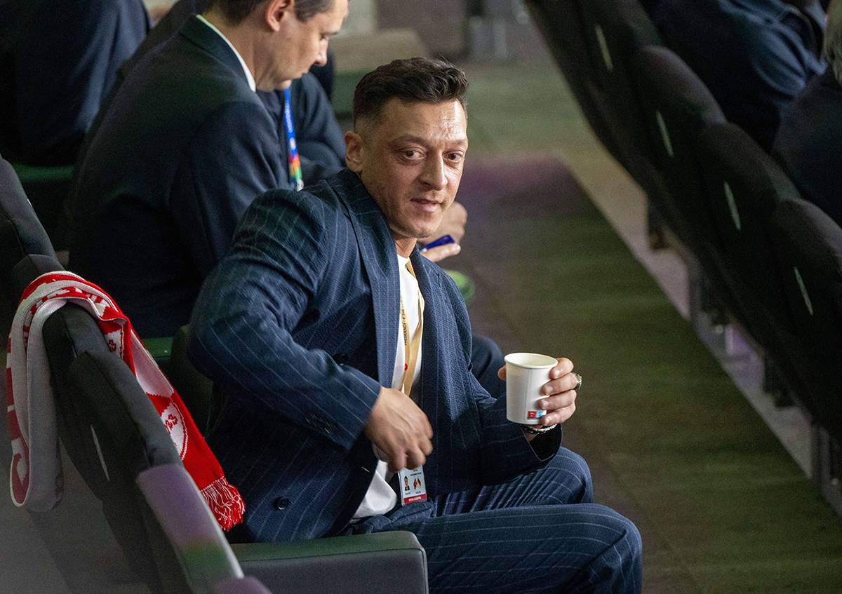  Zašto se Arsenal odrekao Mesuta Ozila 