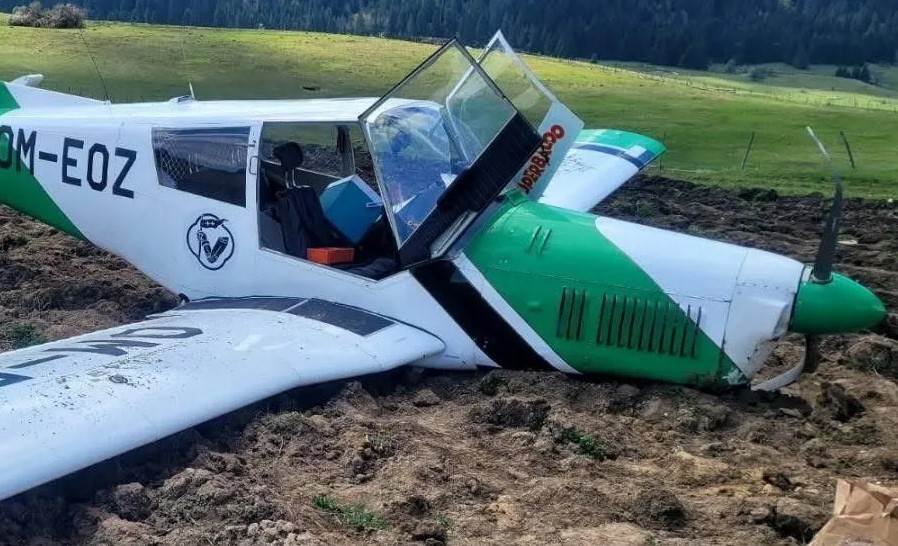  Avion iz Slovačke prizemljen na njivu kod Travnika 