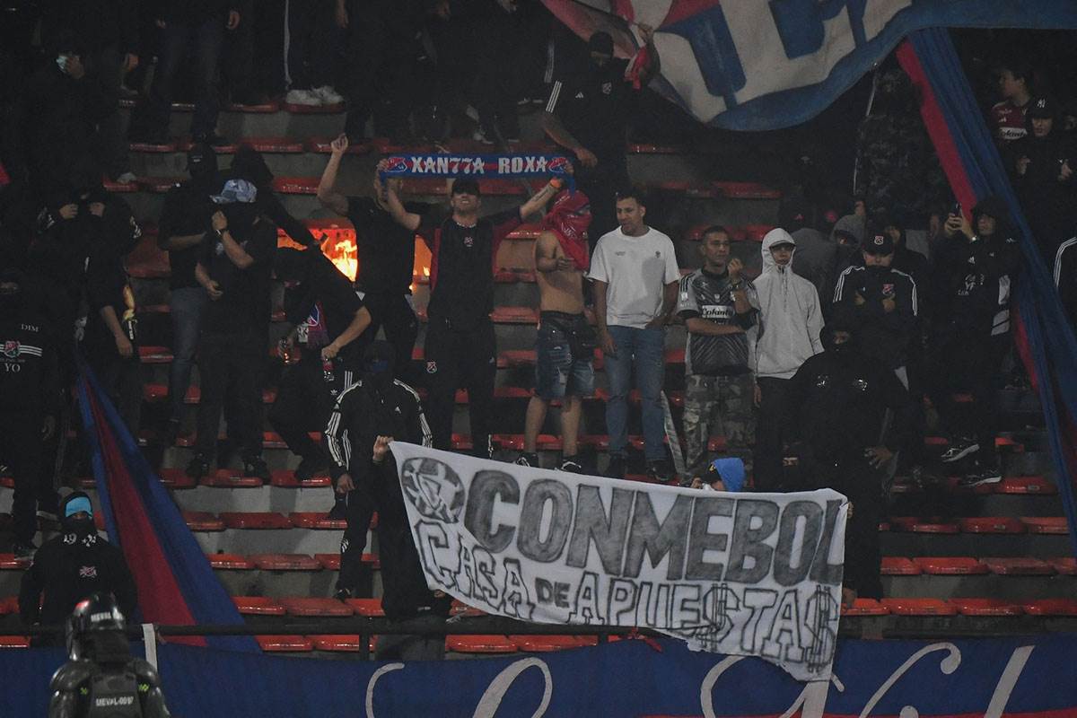  Navijači u Medeljinu prekjnuli meč Kopa Libertadores 