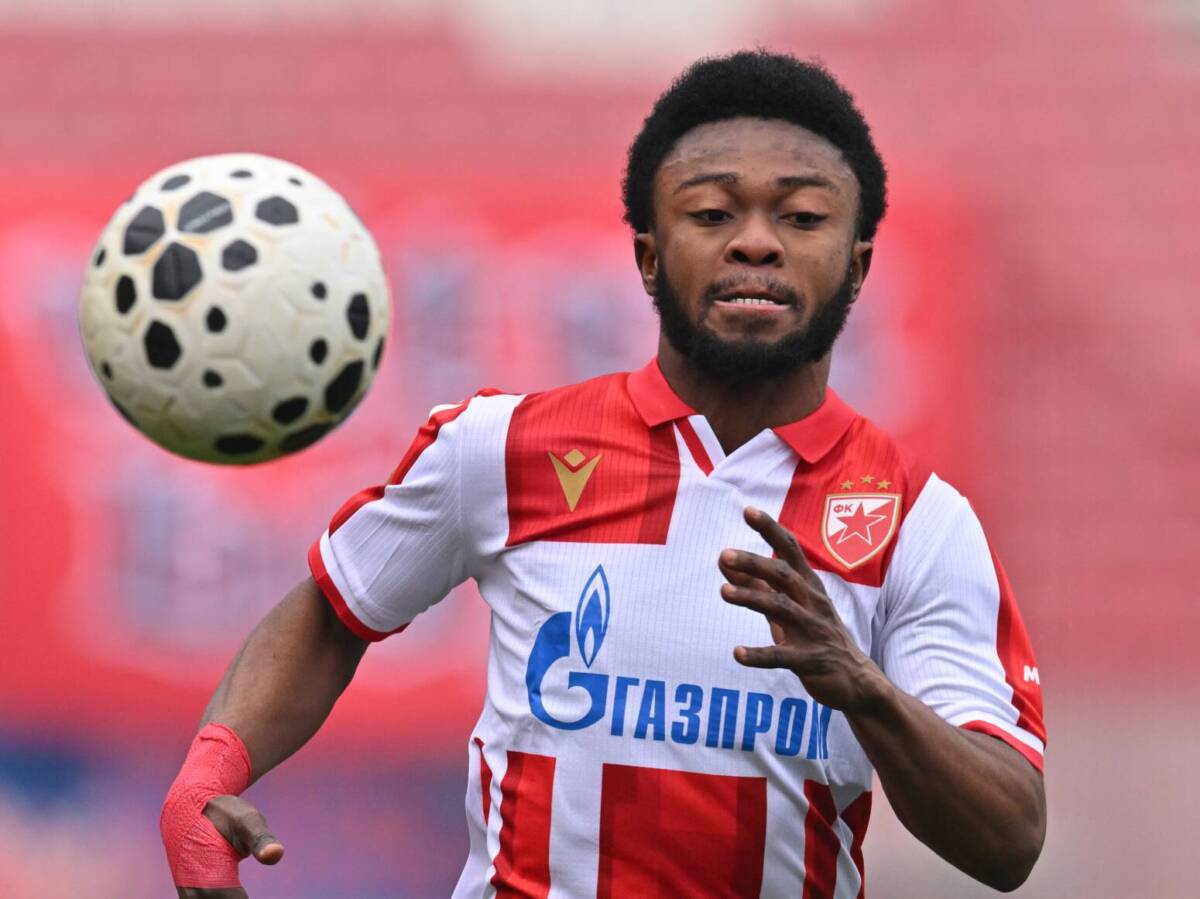  Crvena zvezda prodaje Daglasa Ovusua 