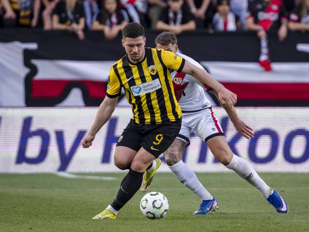  Luka Jović strielac za AEK 