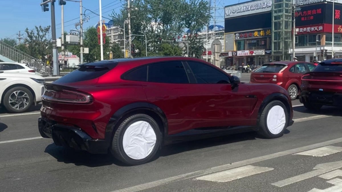  Uskoro stiže električni automobil Xiaomi YU7 GT  