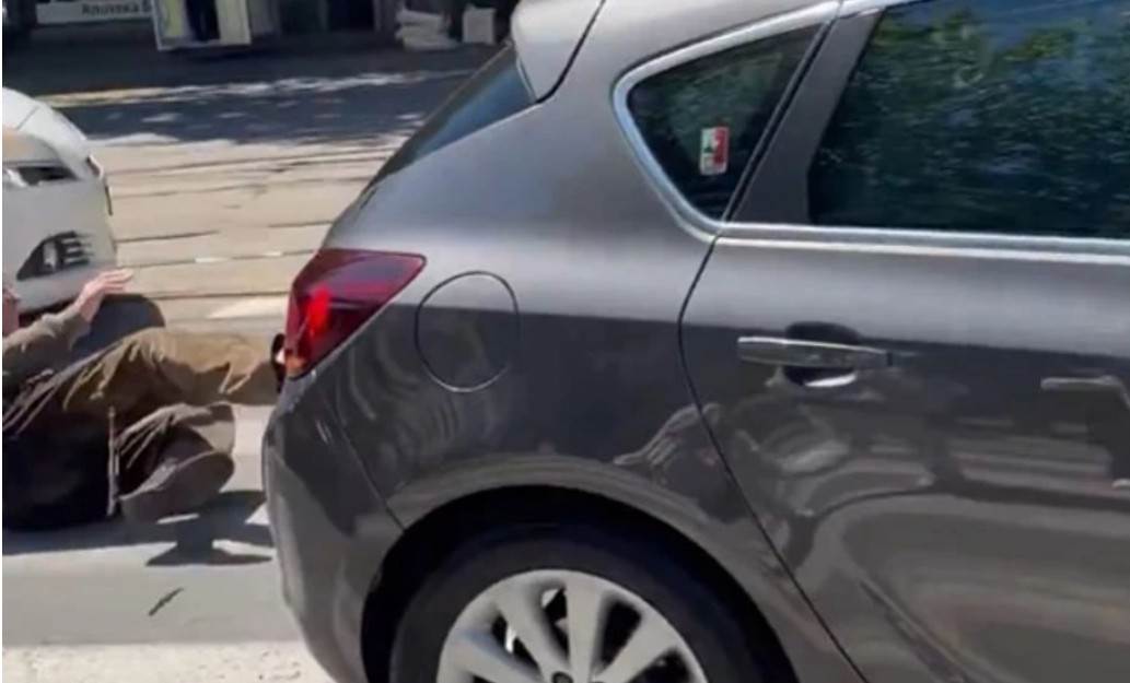  Automobil oborio muškarca tokom blokade raskrsnice kod Pravnog fakulteta 
