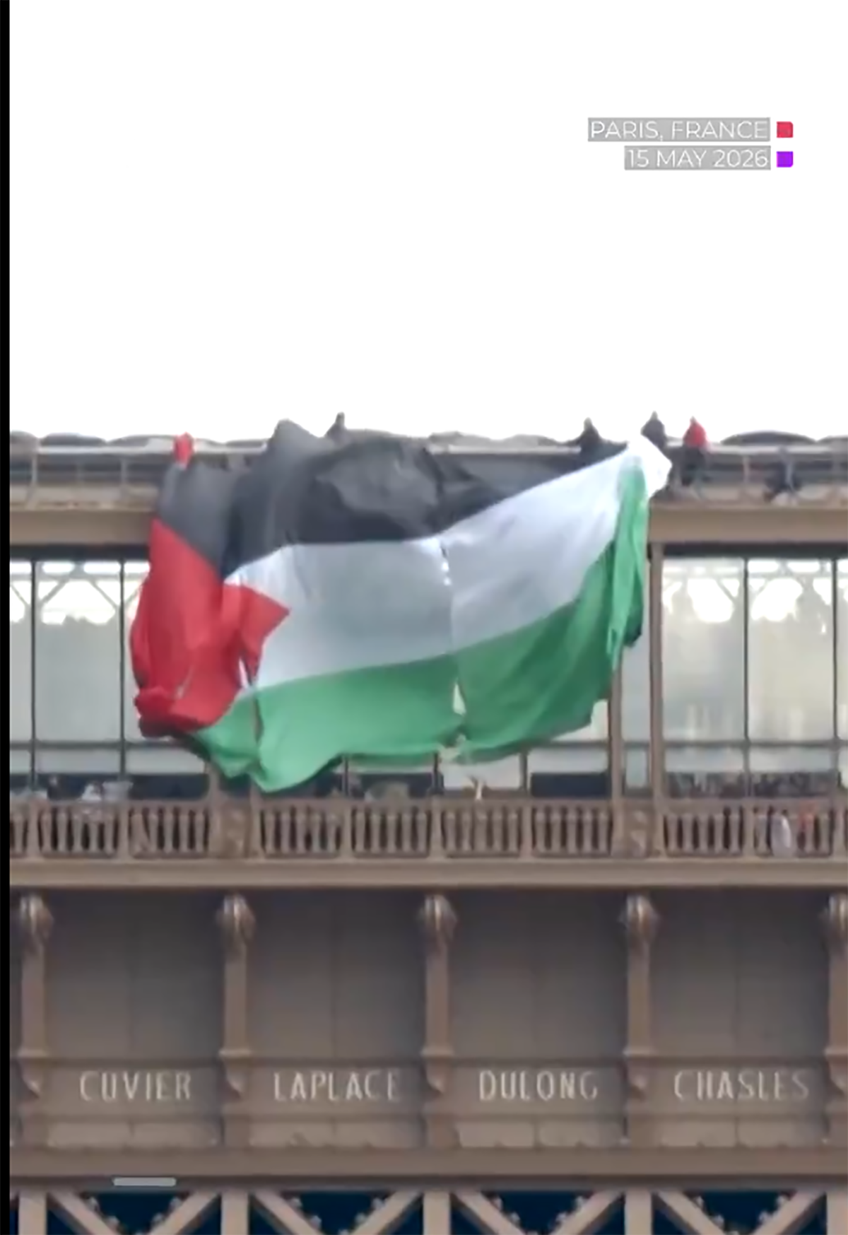  Šest osoba uhapšeno zbog razvijanja palestinske zastave na Ajfelovom tornju 