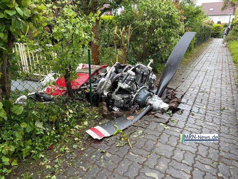  Njamčka: Dvije osobe poginule prilikom pada letjelice na stambeno naselje 